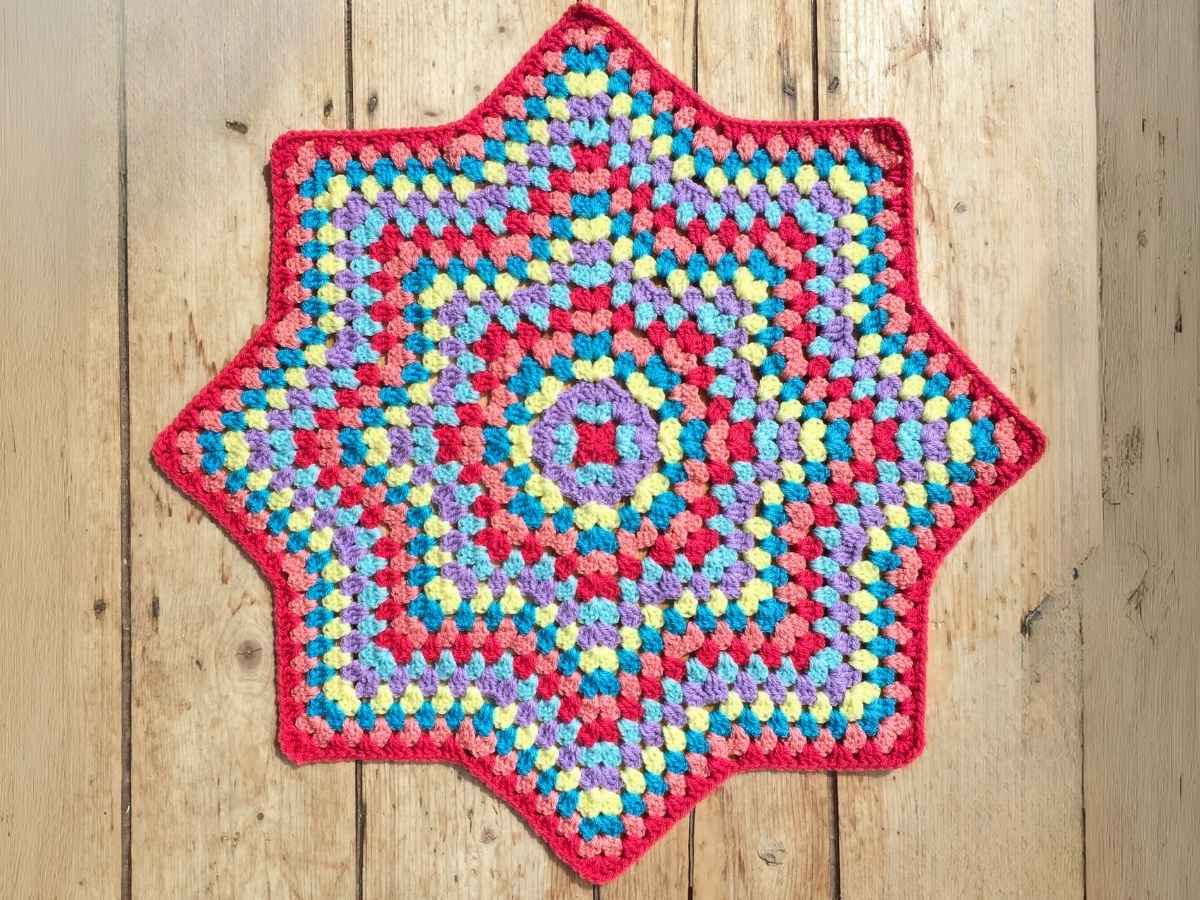 Eight-Point Stellar Square Pattern